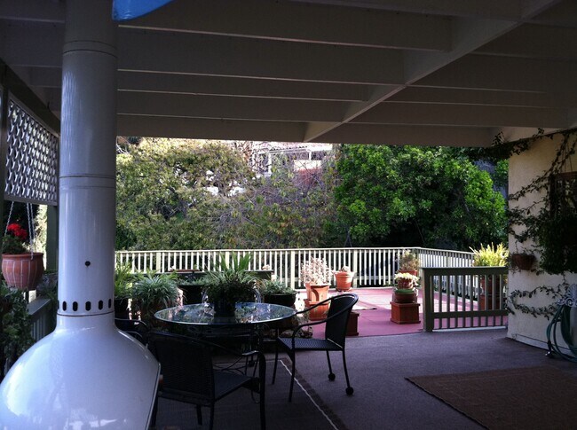 Covered terrace to exposed terrace - 1928 Hillcrest Rd