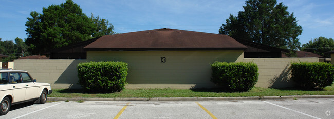 Building Photo - Santa Fe Trace Apartments