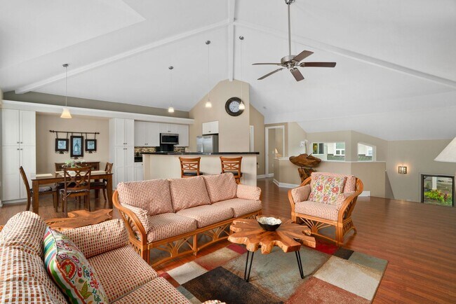 Foto del edificio - Furnished 3 Bedroom 3 Bath Condo
