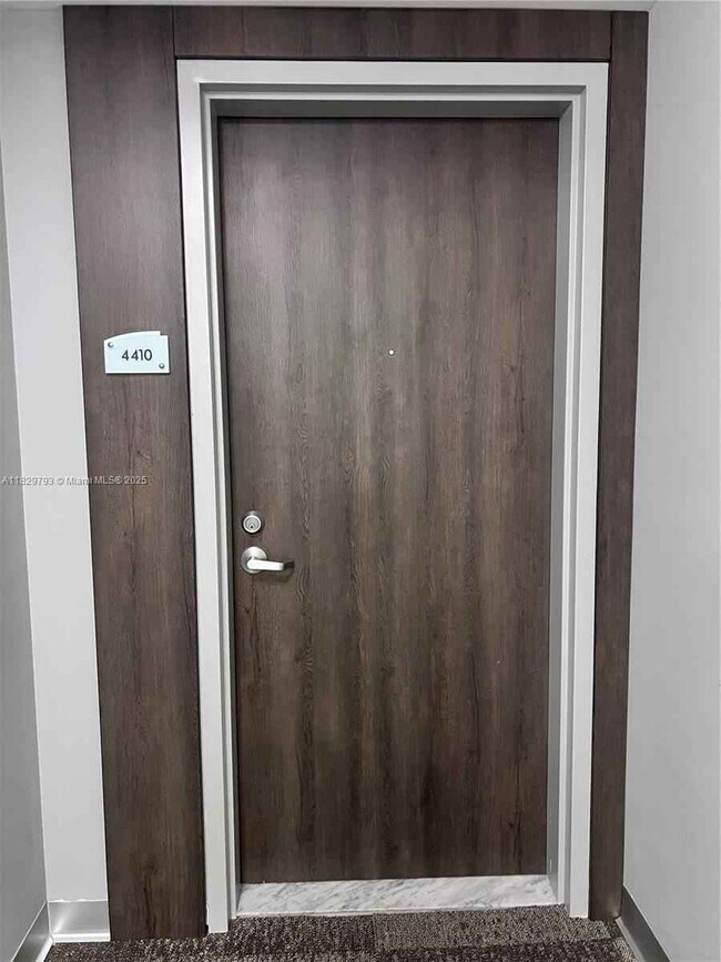 Building Photo - 92 SW 3rd St