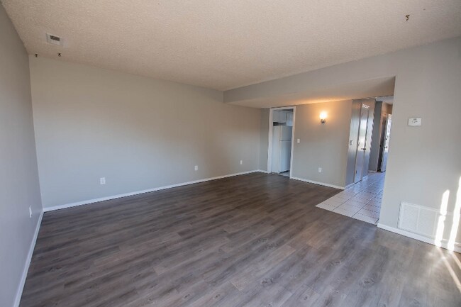 Building Photo - 2054 Garland Ave