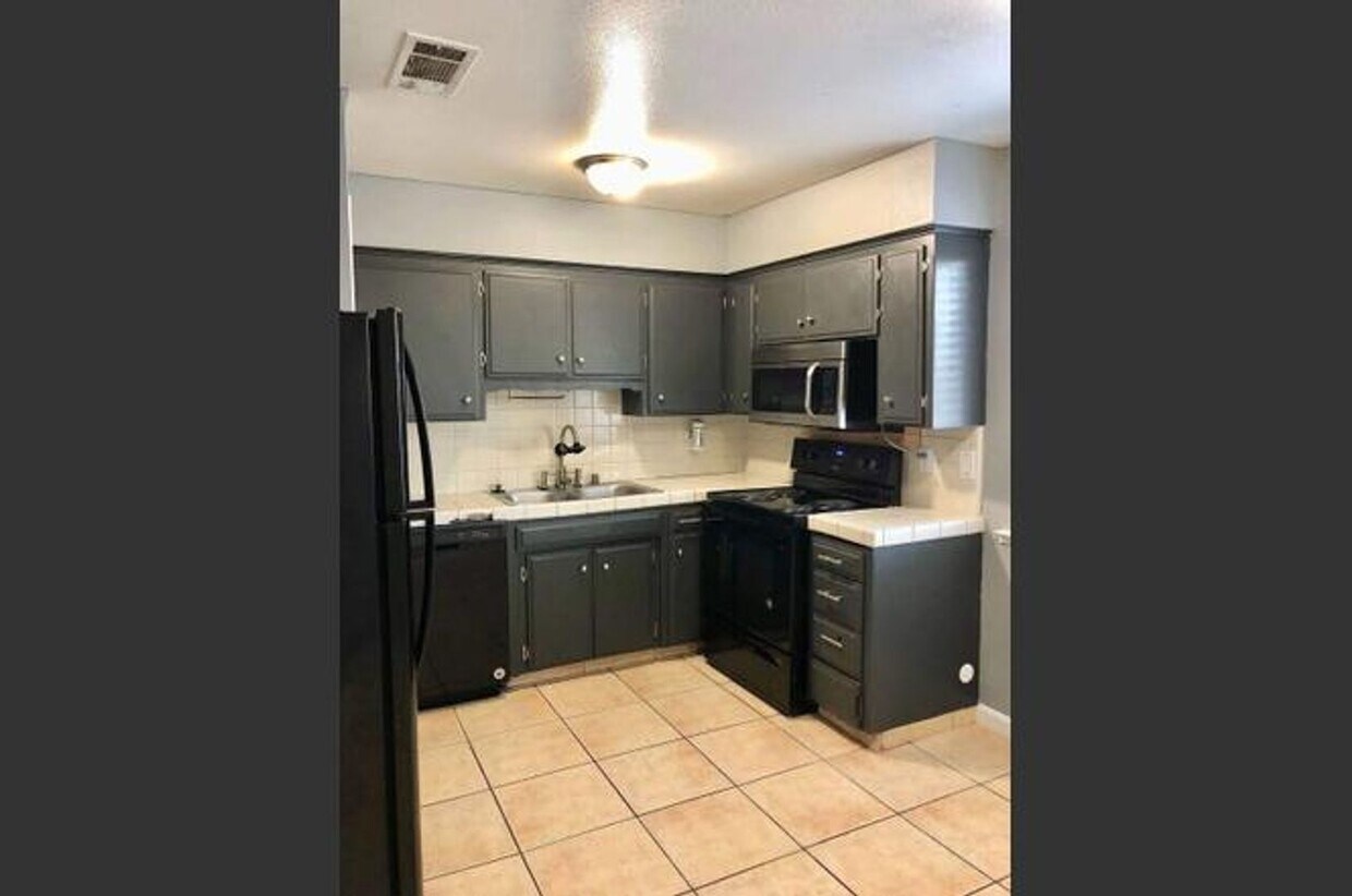 Foto del edificio - 1620 E Yale Ave