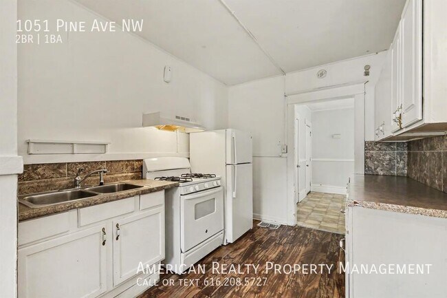 Foto del edificio - 1051 Pine Ave NW