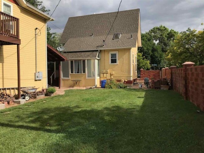 Building Photo - 463 Gunnison Ave