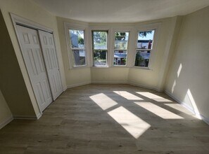 Building Photo - 348 W Queen Ln