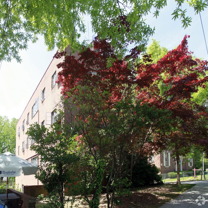 Building Photo - 4560 MacArthur Blvd NW
