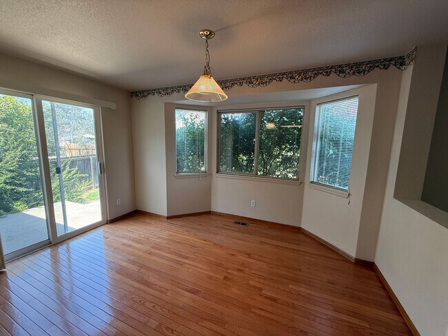 Foto del edificio - Beautiful 3 Bed, 3 Bath Home in Stetson Hi...