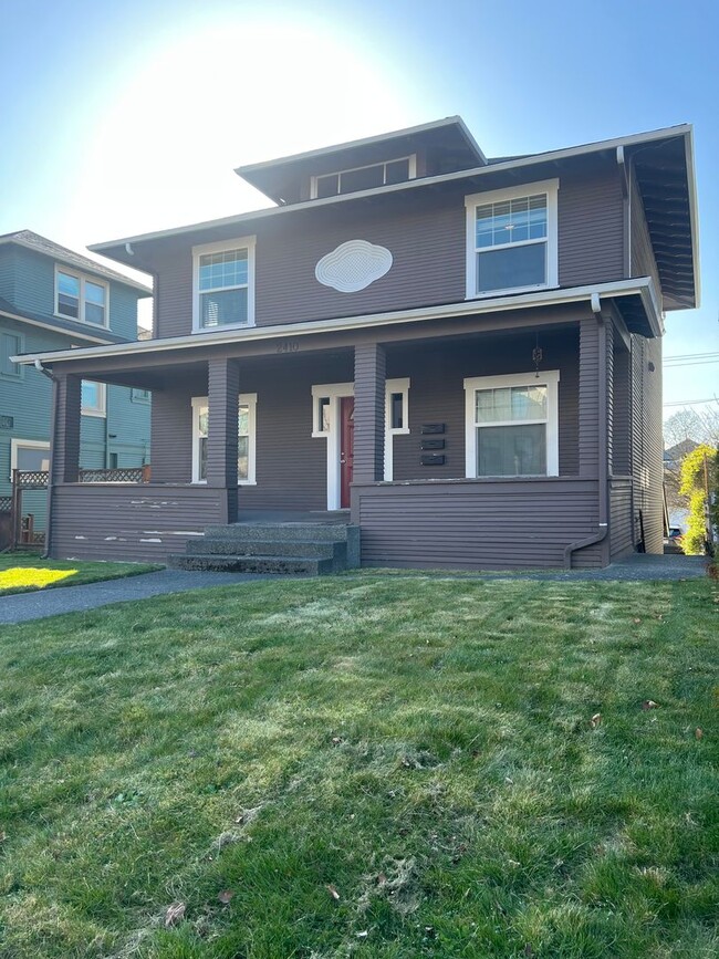 Building Photo - 2410 Hoyt Ave