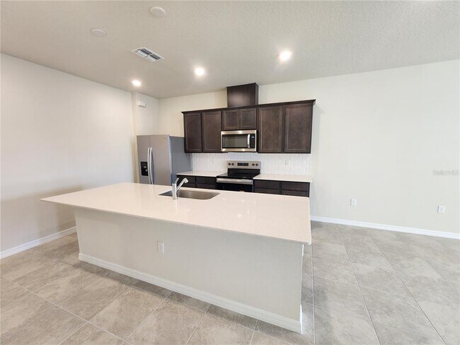 Building Photo - 16258 Merry Aly