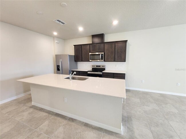 Foto del edificio - 16258 Merry Aly