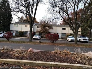 Building Photo - 1653 Wimbledon Dr