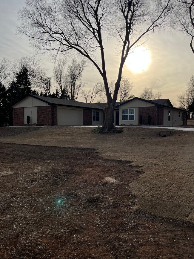 Foto del edificio - 14301 S Western Ave