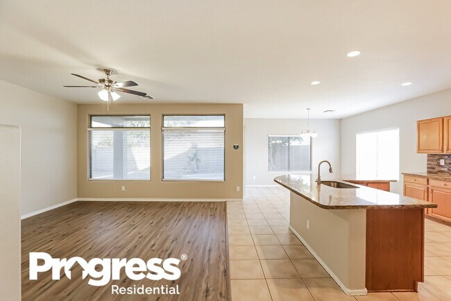 Foto del edificio - 12618 N 128th Ln