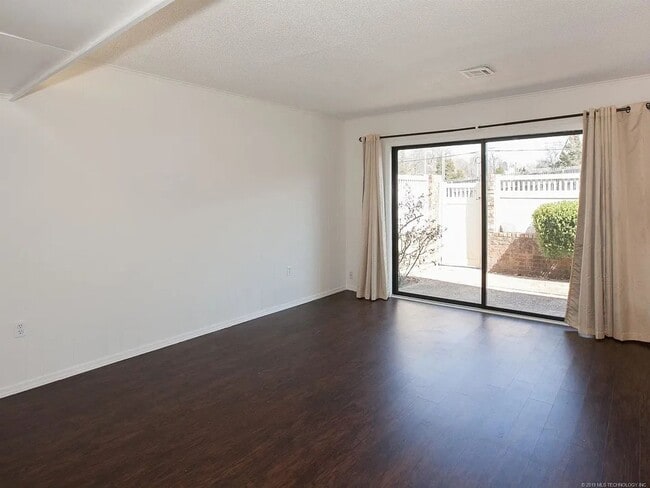 Building Photo - Condo for lease
