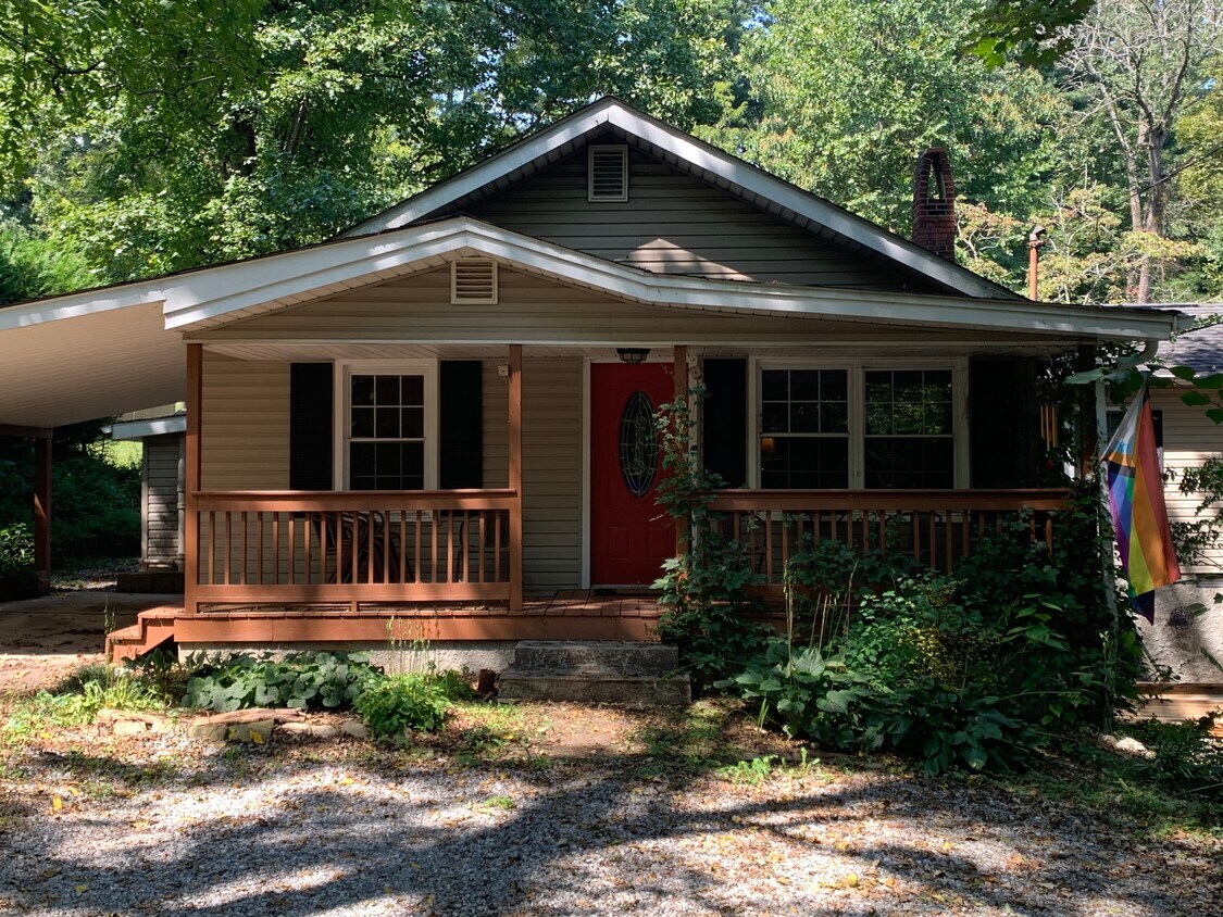 67 Sand Hill School Rd, Asheville, NC 28806