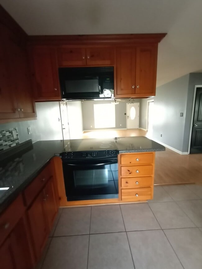 Building Photo - Cute home in Moulton Branch Estates