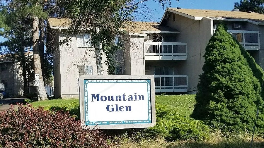 Building Photo - 200 E Pioneer Dr