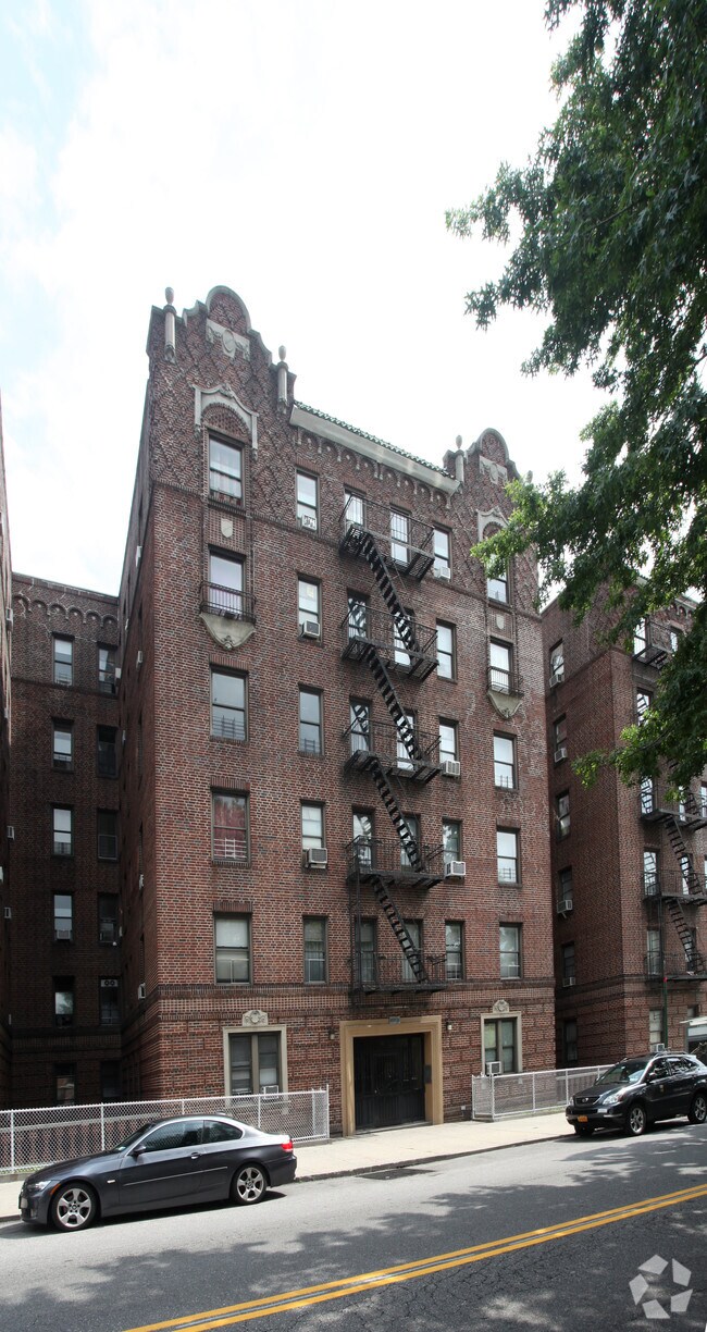 15711 Sanford Ave, Flushing, NY 11355 Apartments Flushing, NY