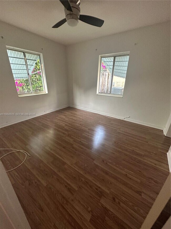 Building Photo - 5743 Lincoln St