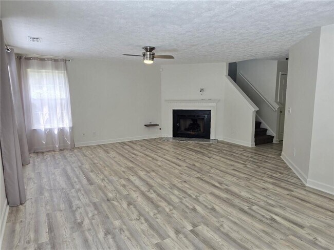 Foto del edificio - 517 Carrington Ct