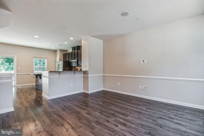 Foto del edificio - 8443 Clear Spring Dr