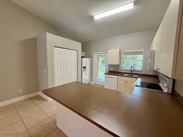 Building Photo - 512 SE 6th Pl