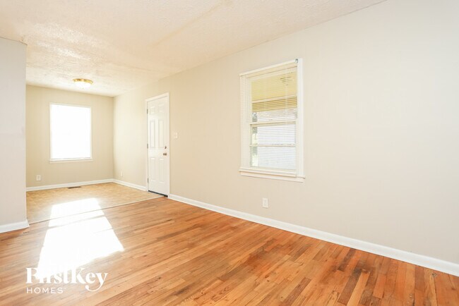 Building Photo - 297 Reed St