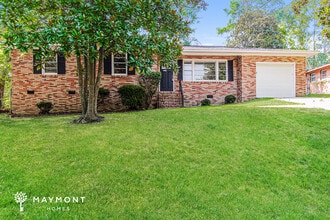 Building Photo - 4010 Pine Cone Dr