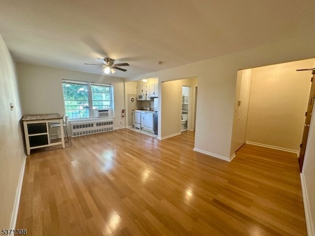 Foto del edificio - 6 Hillside Ave