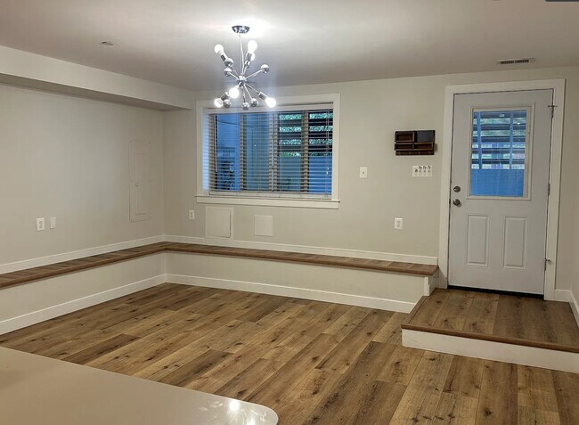 Foto del edificio - 715 Emerson St NW