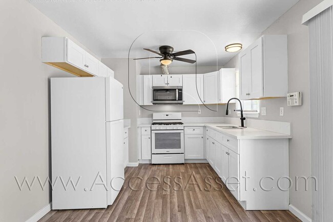 Building Photo - Single-Story 3BR Home with Garage & Fully Fenced Yard