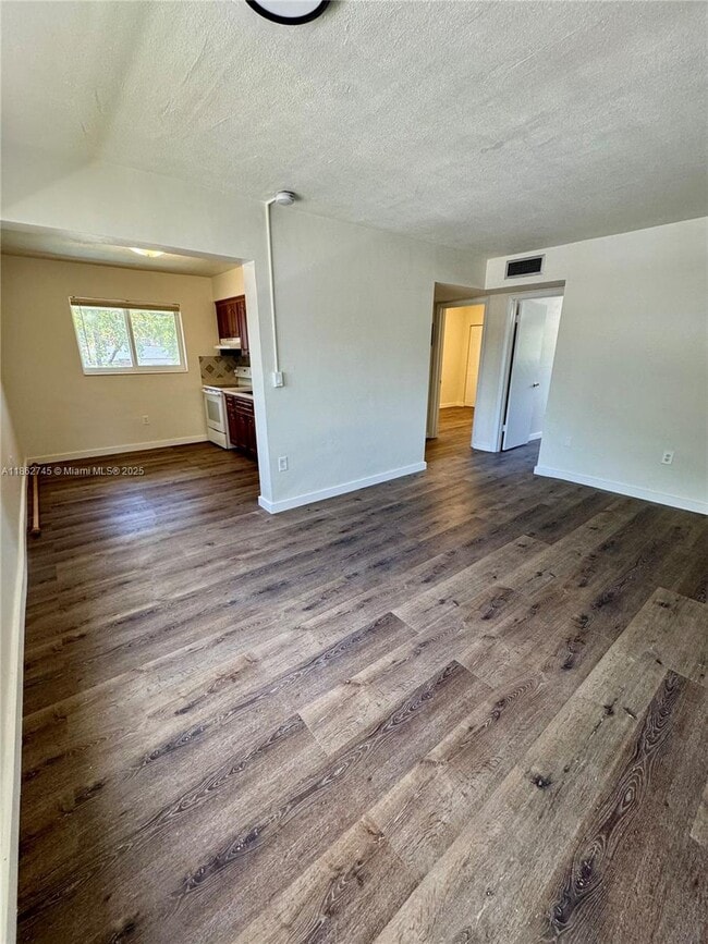 Foto del edificio - 4080 SW 2nd Terrace