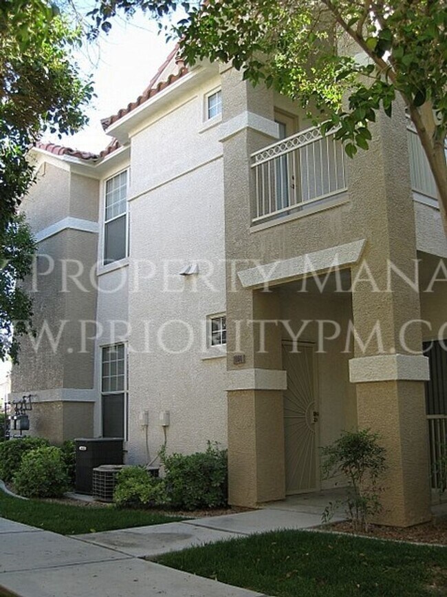 Building Photo - Beautiful 2 bedroom Morgyn Ridge Condo w/g...