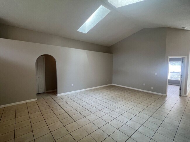 Building Photo - Dont' Blink!  This is Priced to Move You