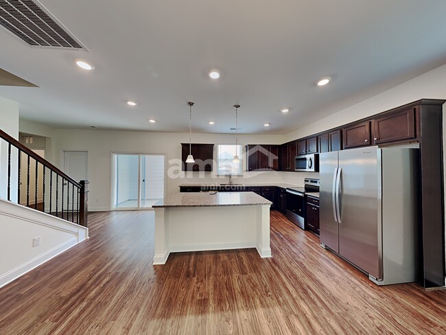 Foto del edificio - 307 Stowe Rd