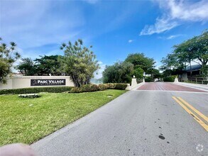 Building Photo - 8130 NW 15th Manor