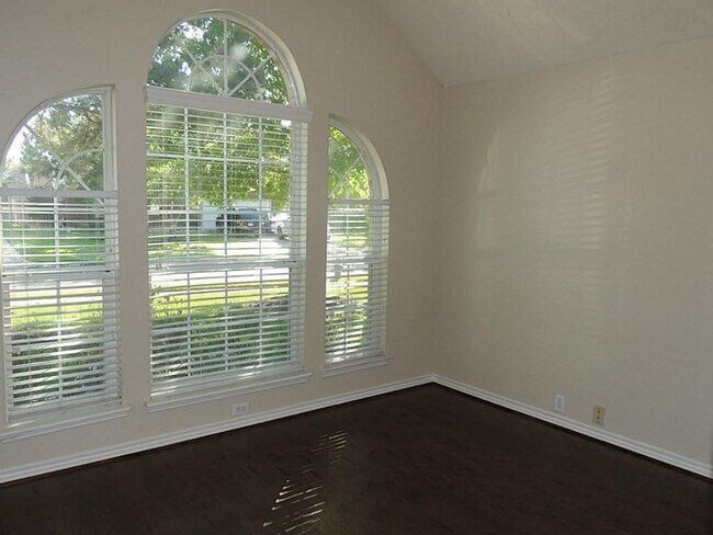Foto del edificio - 26731 Lucas Canyon Ln