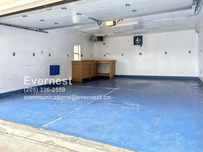 Foto del edificio - 2068 Robin Hood Dr