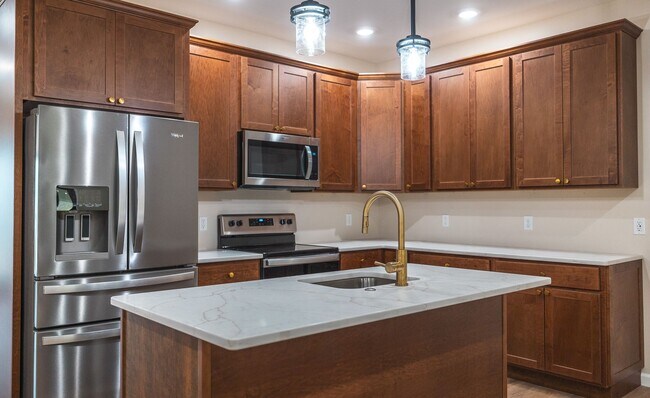 Building Photo - M182-MF3