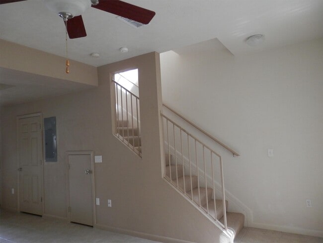 Building Photo - 3023 SW Archer Rd