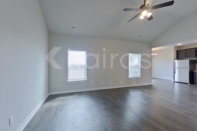 Building Photo - 26186 Valley Ridge Rd