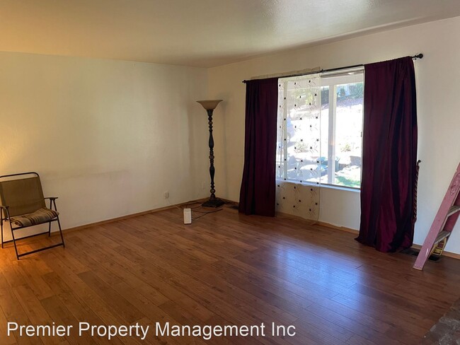 Building Photo - 3 br, 2.5 bath House - 2937 Oro Garden Ran...