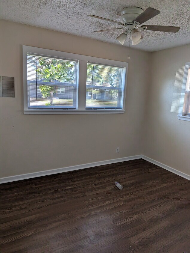 Foto principal - 2210 35th St