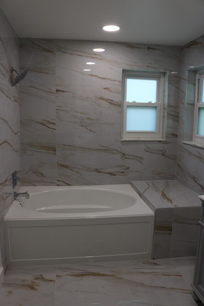 Building Photo - 3067 Lillian Ln