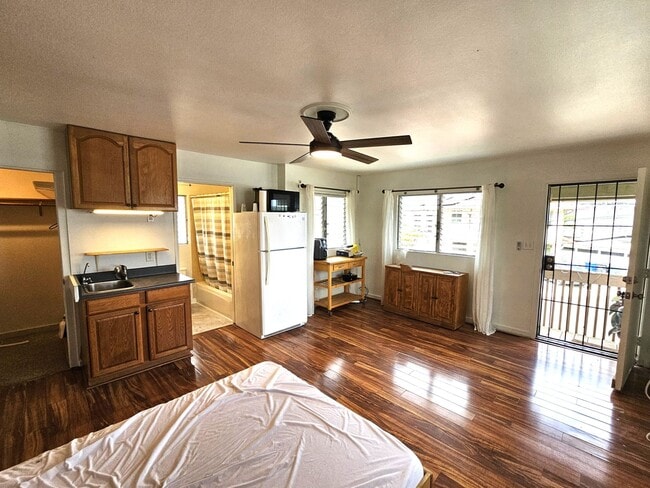 Photo - Huge stuido - amazing breeze! Townhome