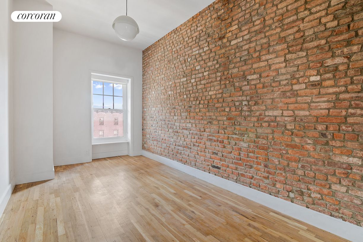Building Photo - 91 2nd Pl
