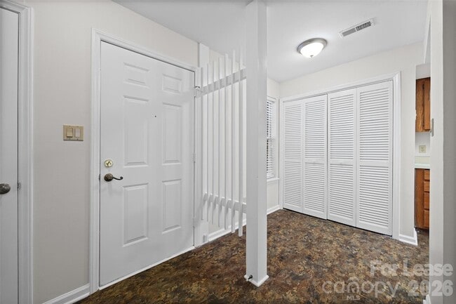 Building Photo - 2920 Iron Gate Ln