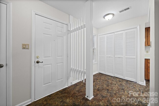 Foto del edificio - 2920 Iron Gate Ln