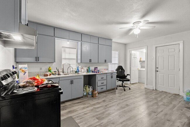 Foto del edificio - 1322 N Lincoln Ave