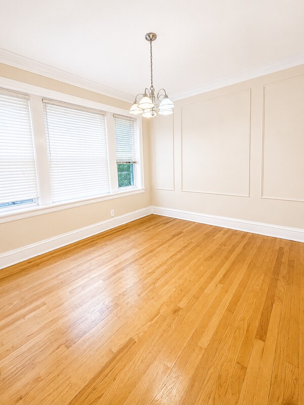 Foto del edificio - 2042 W Farragut Ave